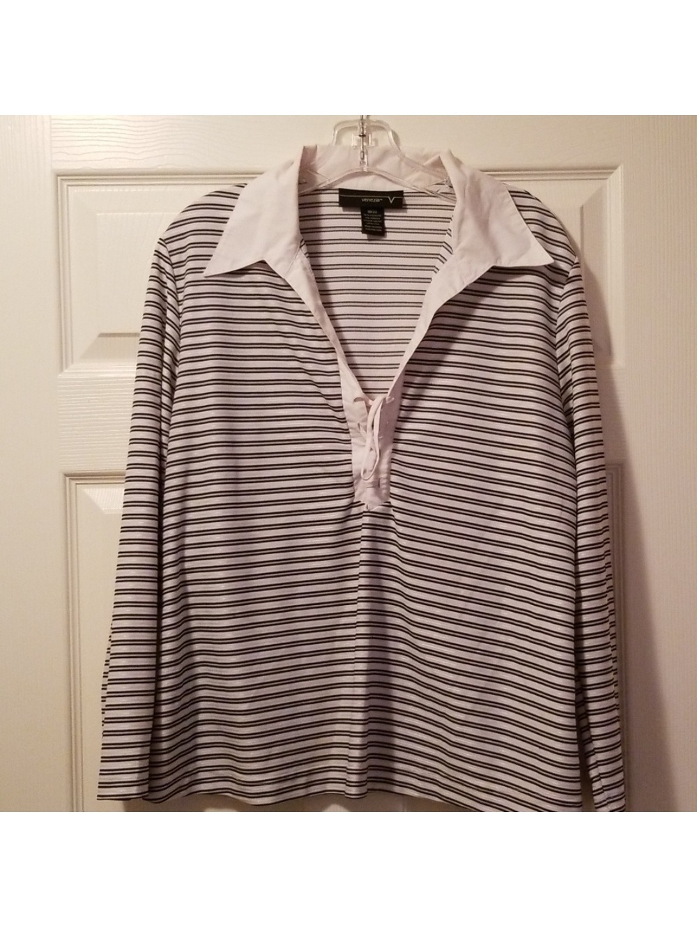 Venezia Women's Long Sleeve V-Neck Blouse Black and White Striped Size 18/20